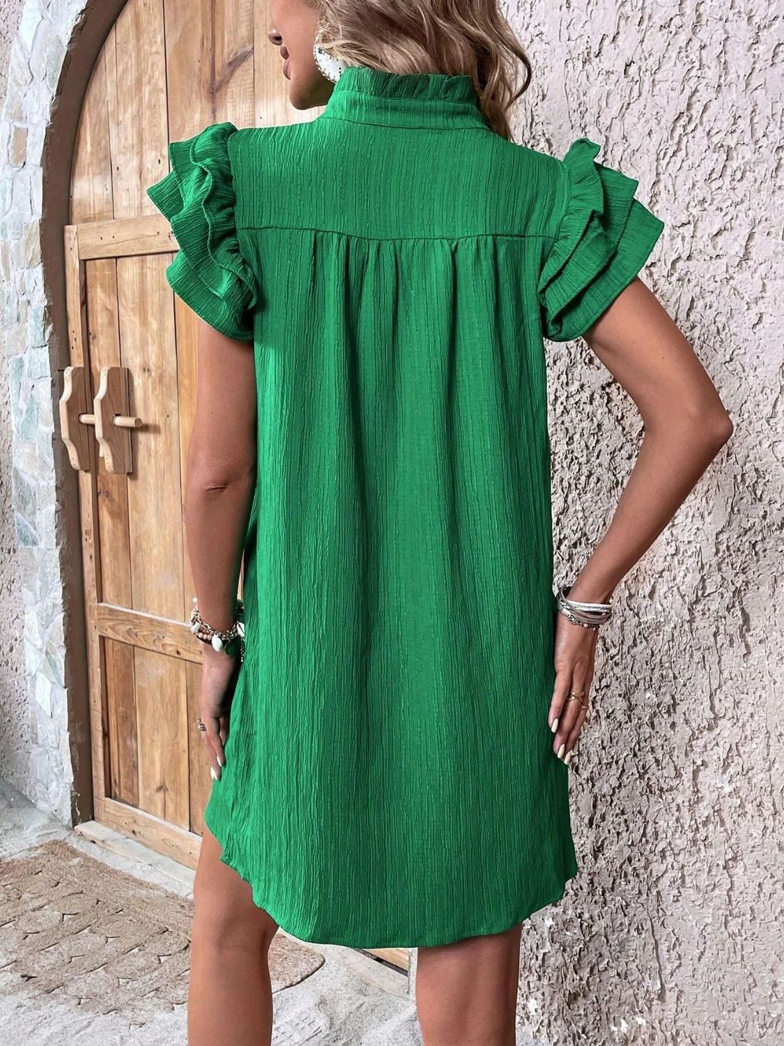 Robe Mini Élégante à Manches Courtes Volantes