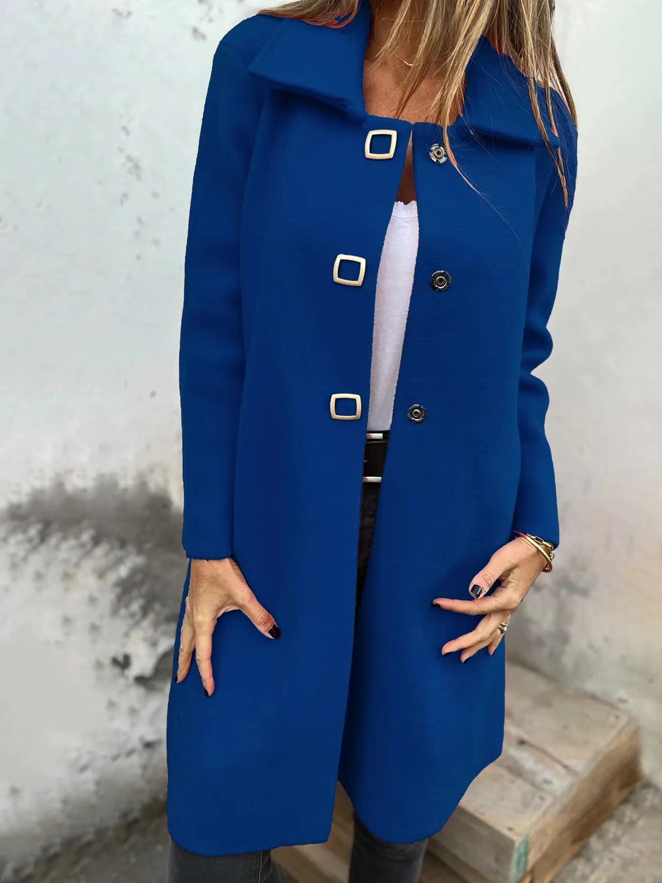 Abrigo de lana elegante para mujer de longitud media con diseño de botonadura simple