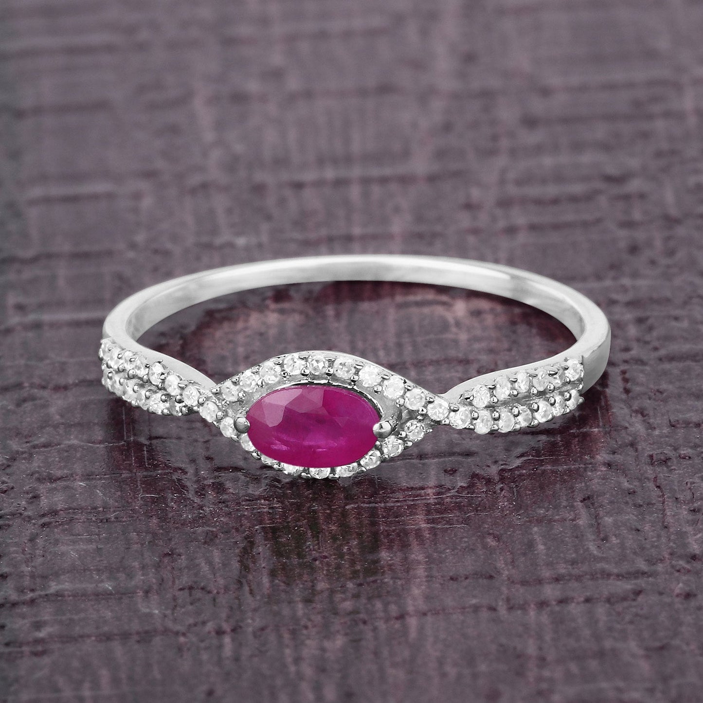 Bague de fiançailles en or blanc 14K avec rubis et diamants de 0,40 carat
