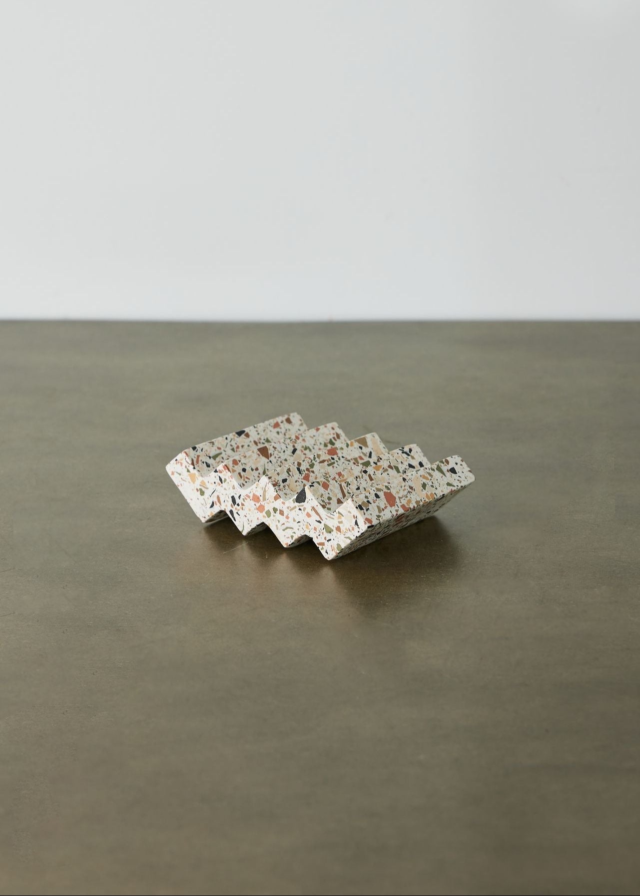 Jabonera de Terrazzo Neutral Zig-Zag