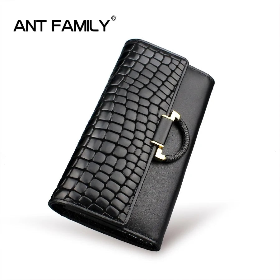 Billetera de Cuero Genuino para Mujeres: Diseño de Piel de Serpiente de Lujo en Negro