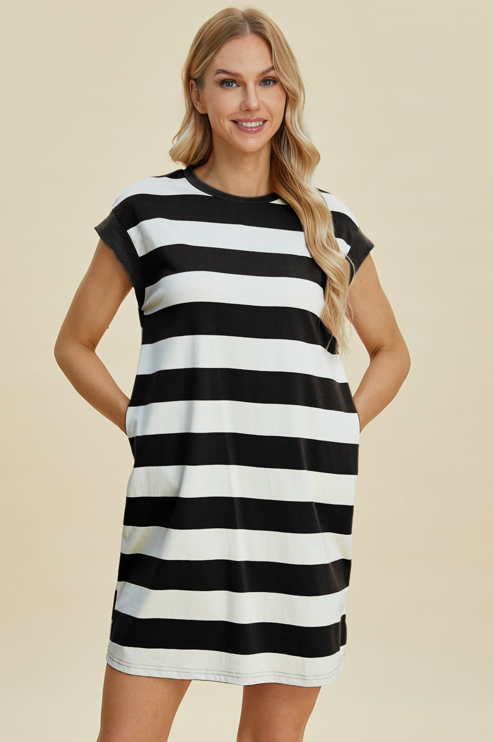 Vestido Mini de Manga Corta a Rayas Chic para Mujeres