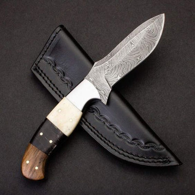 Handcrafted Damascus Steel Hunting Knife with Exquisite Handle - Korvel