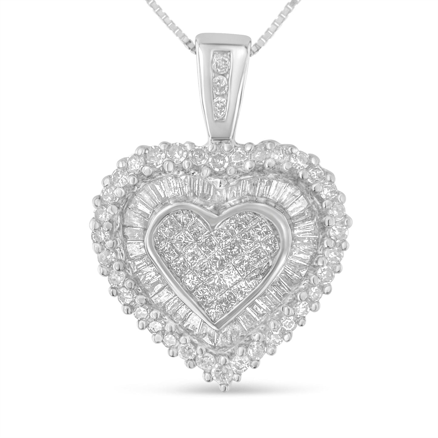 Collar con colgante de corazón de diamantes de corte múltiple en oro blanco de 10 quilates