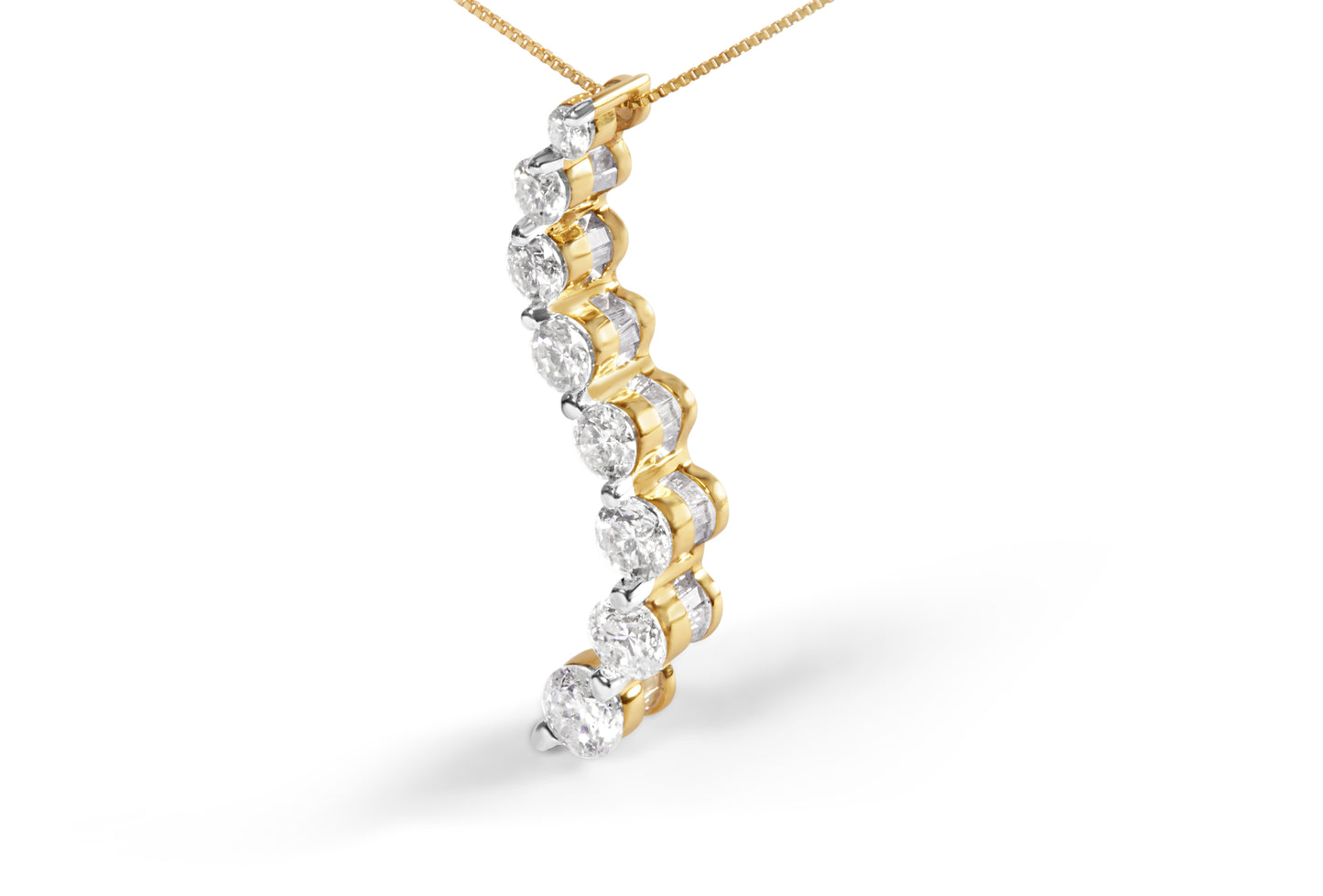 Collar de Pendiente de Diamante de Viaje Certificado AGS en Oro Amarillo de 14K