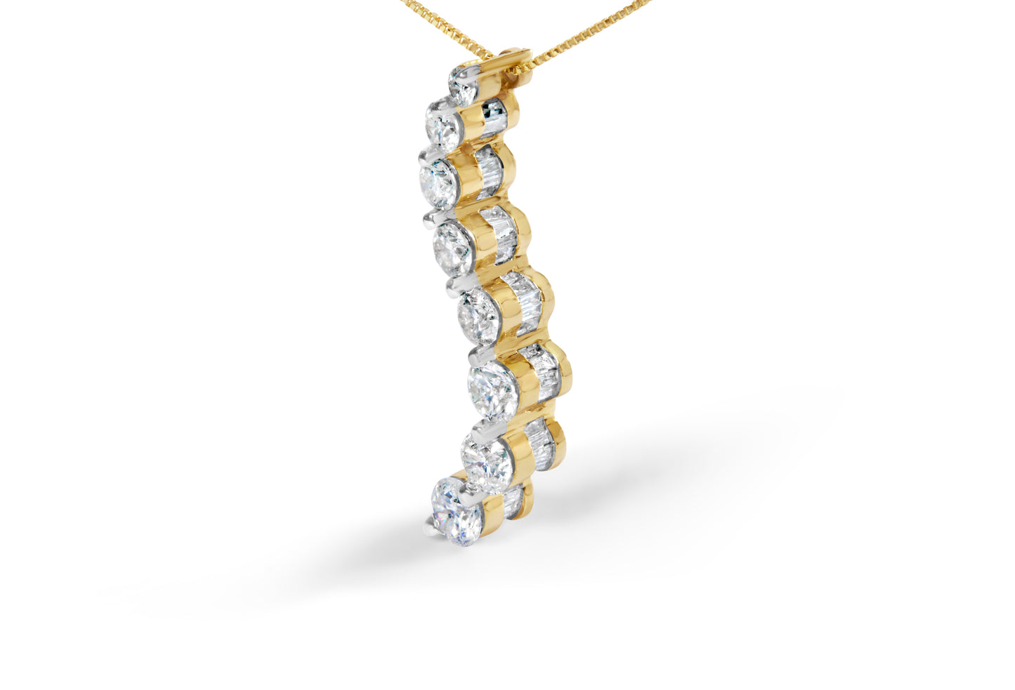 Collar de Pendiente de Diamante de Viaje Certificado AGS en Oro Amarillo de 14K