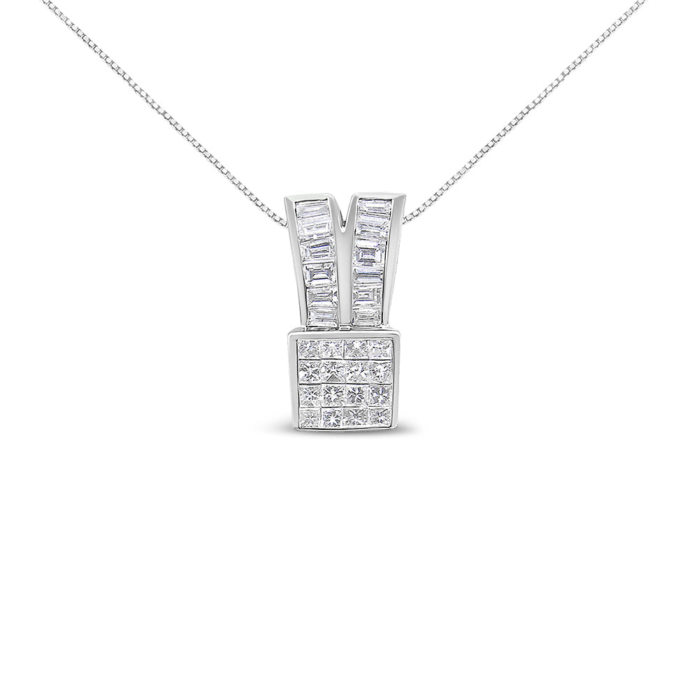 Collar de Pendiente de Corazón de Cinta de Diamante de Oro Blanco de 14K