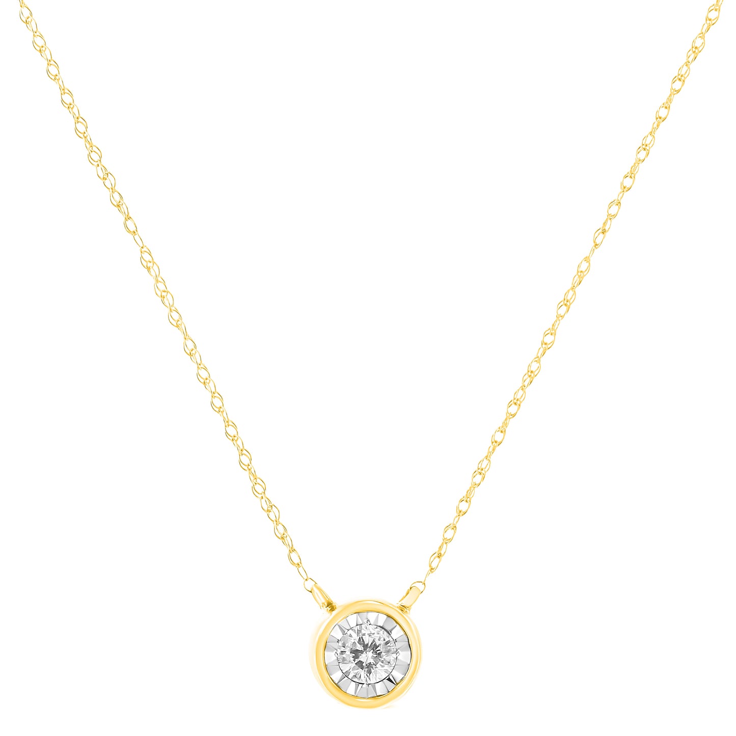 Collar con colgante de diamante engastado en bisel de oro amarillo de 10 quilates y 1/4 de quilate