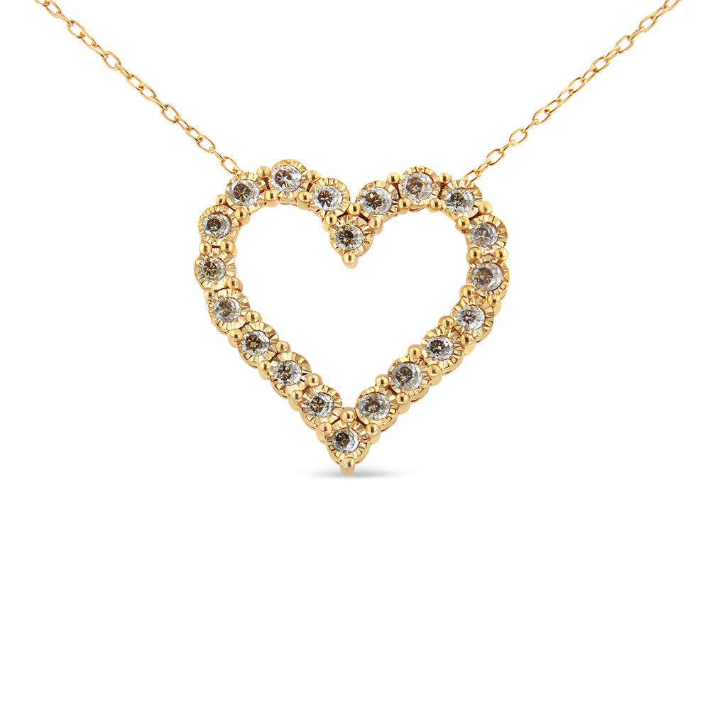 Collar con colgante de corazón de plata esterlina .925 bañado en oro amarillo de 10K
