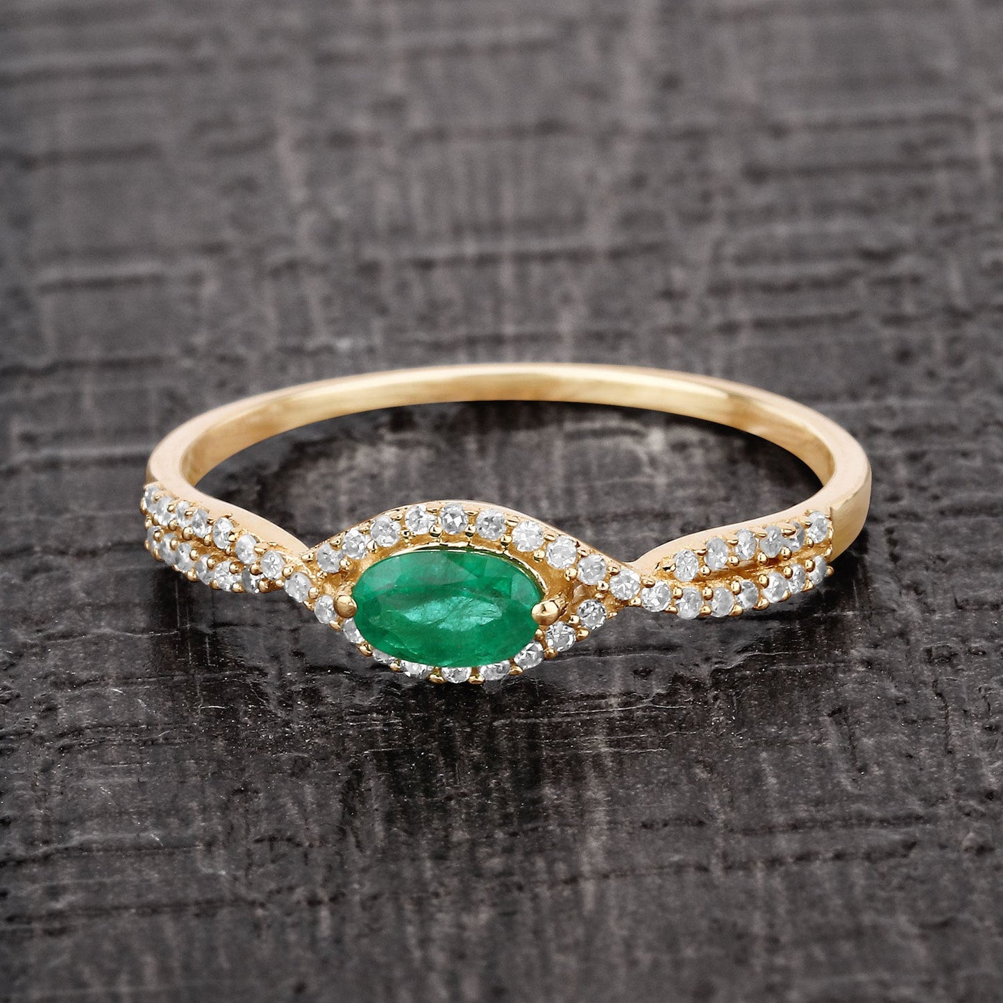 Bague de fiançailles en or jaune 14K avec émeraude zambienne de 0,32 carat et diamants