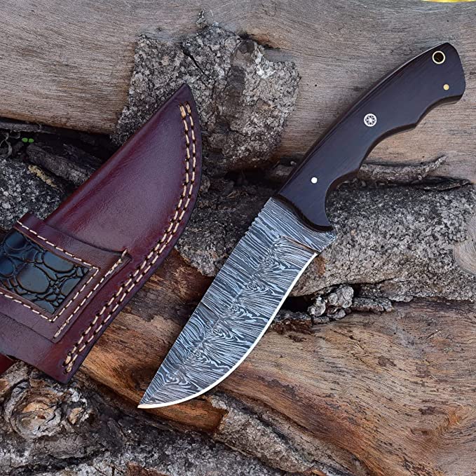 Premium Damascus Steel Hunting Knife with Elegant Rosewood Grip - Korvel