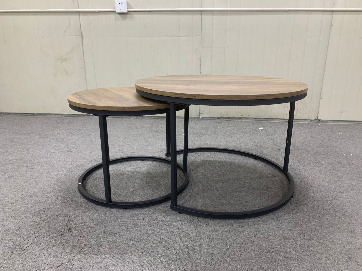 A set of nested coffee tables, 27.6-inch round coffee table, industrial wood veneer, with sturdy metal frame (brown) - Korvel