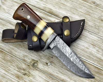 Exquisite Handmade Damascus Steel Hunting Knife with Premium Handle - Korvel