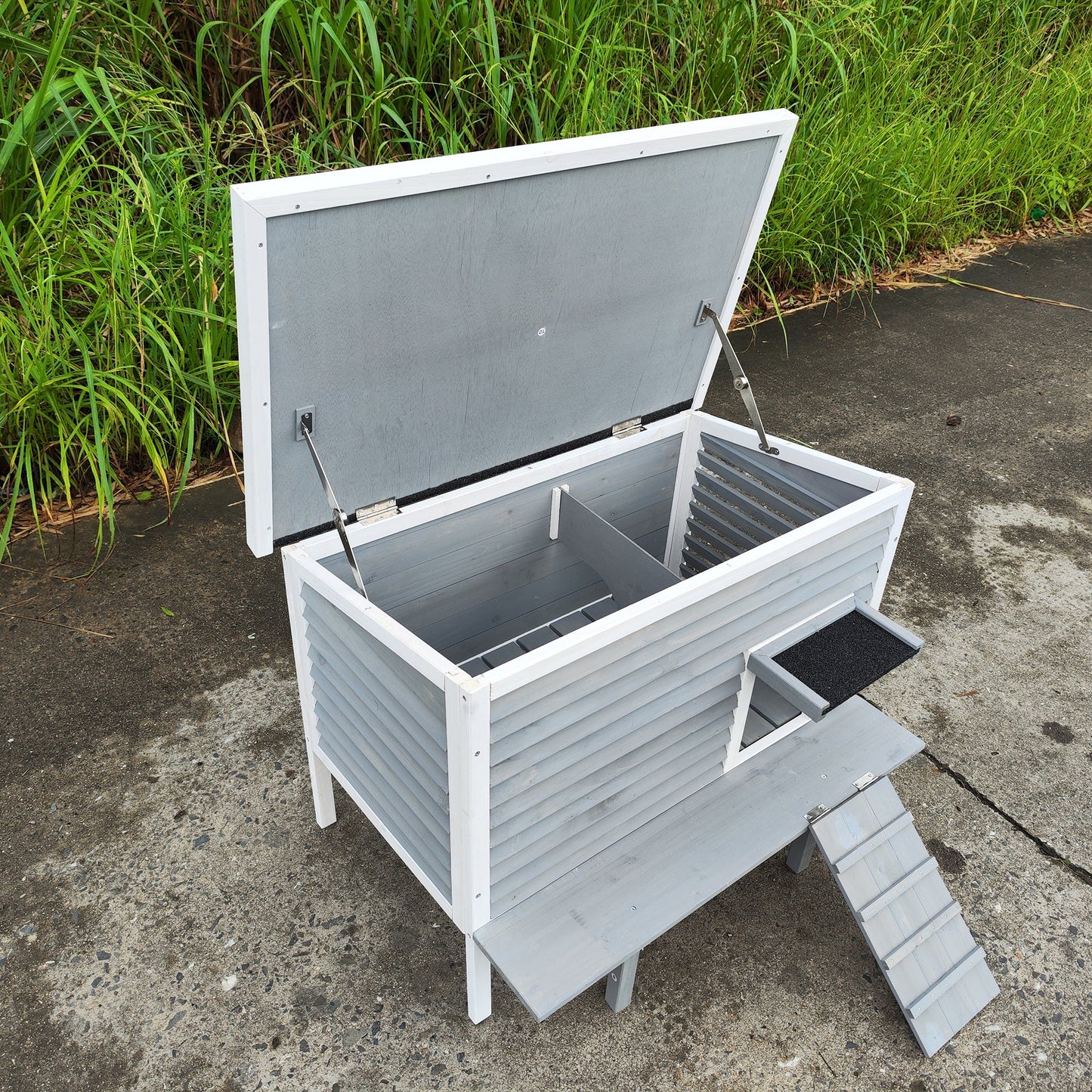 Outdoor Breathable Cat House for Outside Cats,Cat Shelter for Feral Cats with Escape Door,Porch Deck - Korvel