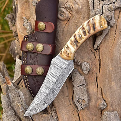 Exquisite Handcrafted Damascus Steel Hunting Knife with Sheep Horn Handle - 8.5" Length & Leather Sheath - Korvel