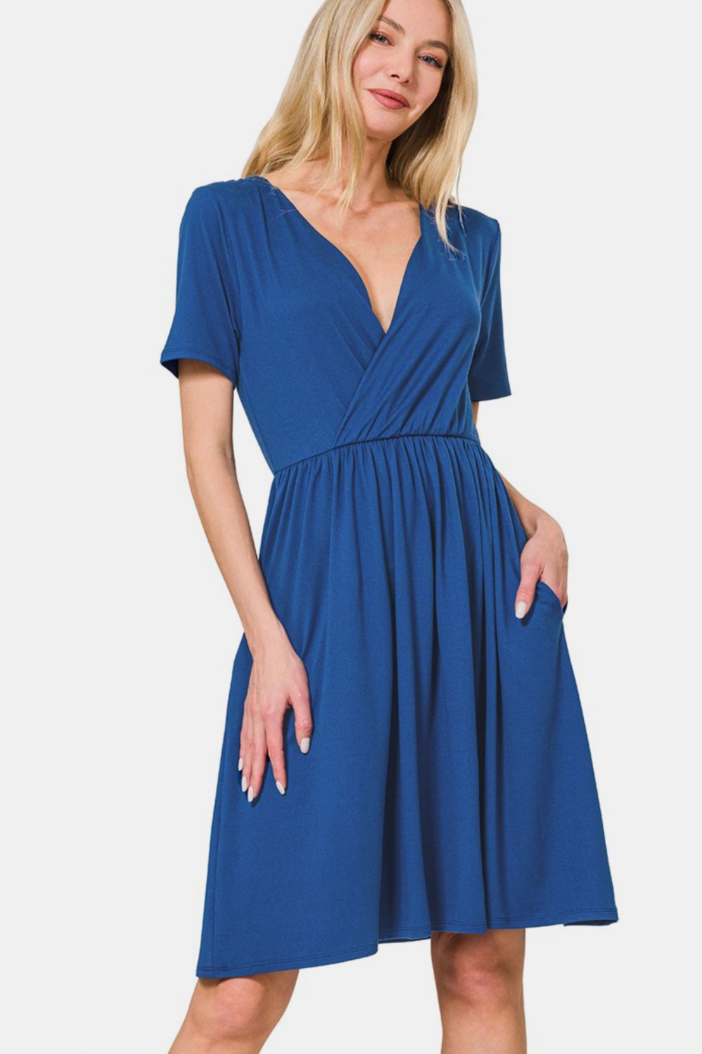 Robe DTY à manches courtes en surplis - Élégance et confort