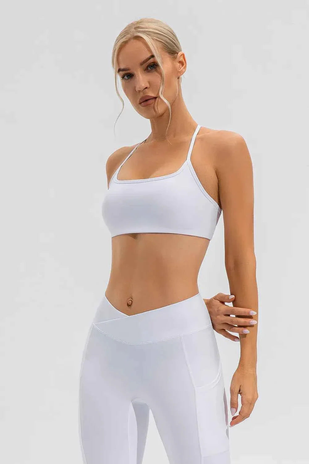Camiseta Activa con Tirantes en Cruz