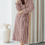Bata de baño con capucha de felpa para mujer de NY Threads - Taupe