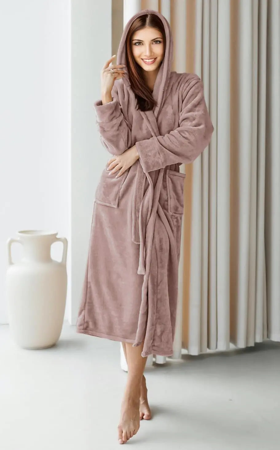 Bata de baño con capucha de felpa para mujer de NY Threads - Taupe