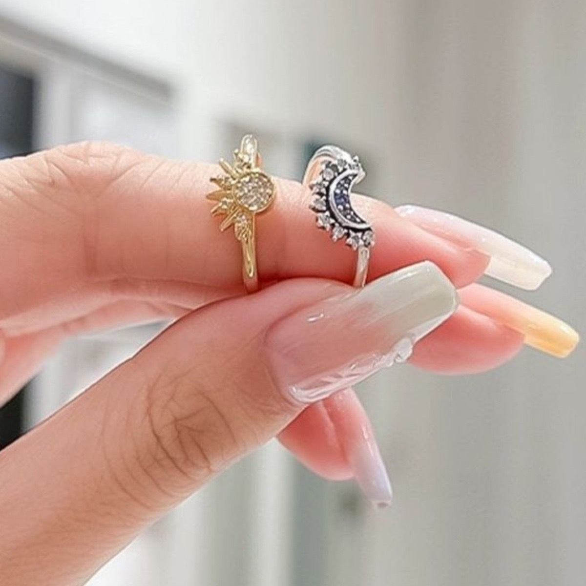 Anillo Plegable Elegante de Sol y Luna para Mujeres