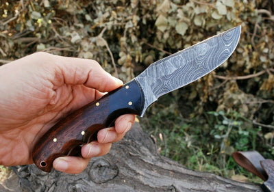 Premium Custom Damascus Steel Hunting Knife for Skinning - Korvel