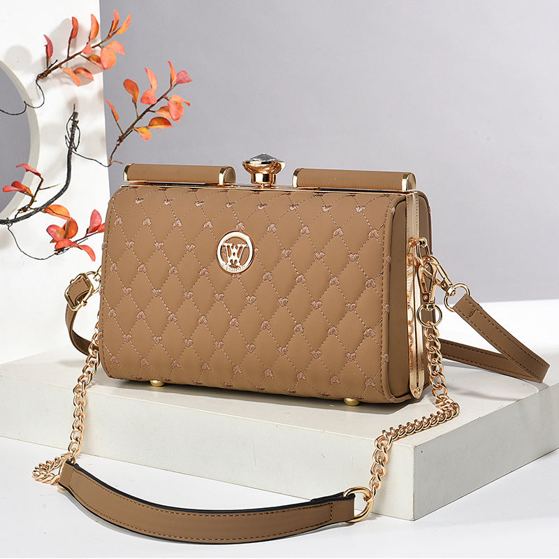 Trendy Diamond-Quilted Shoulder Bag with Premium Texture