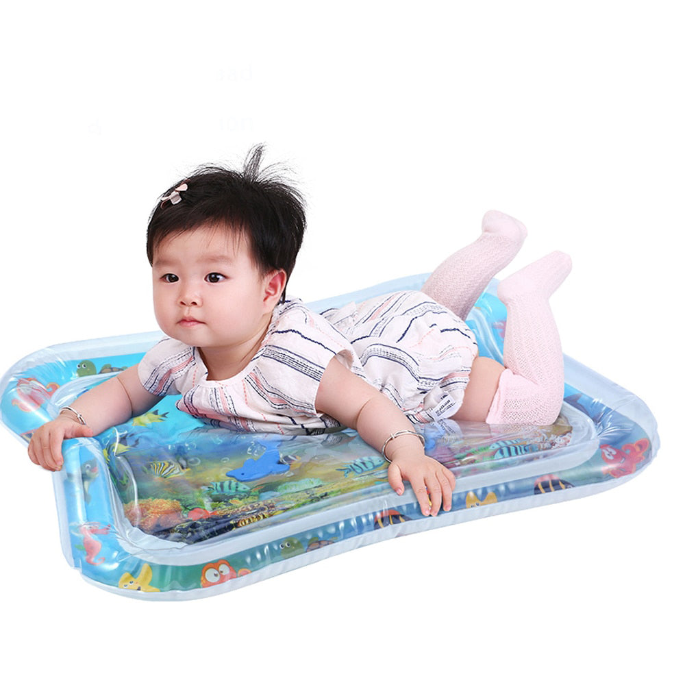 Tapis de jeu aquatique gonflable pour bébé pour un moment de jeu sur le ventre