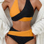 Conjunto de bikini cruzado en blanco y negro con contraste