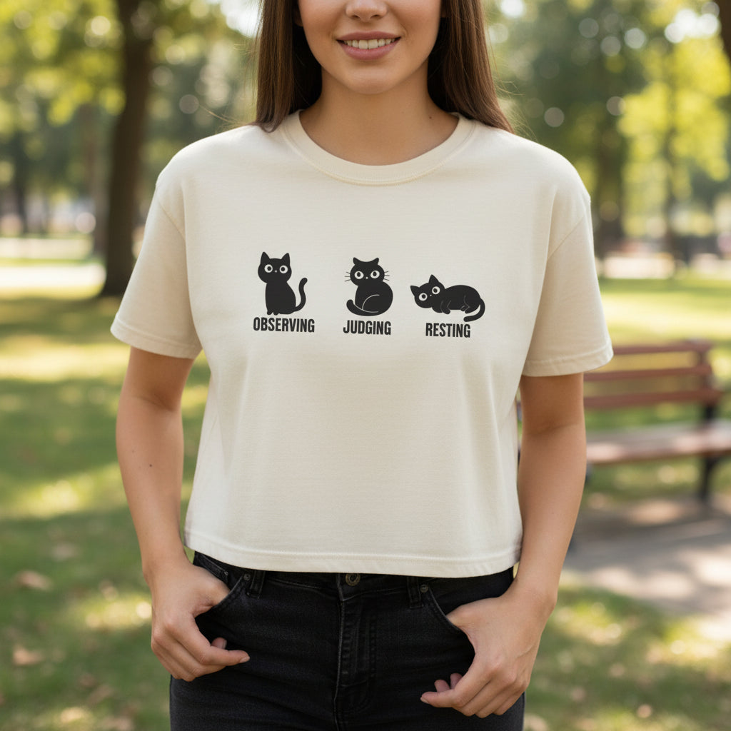 T-shirt Boxy Cropped Chat Observateur Juge Reposant