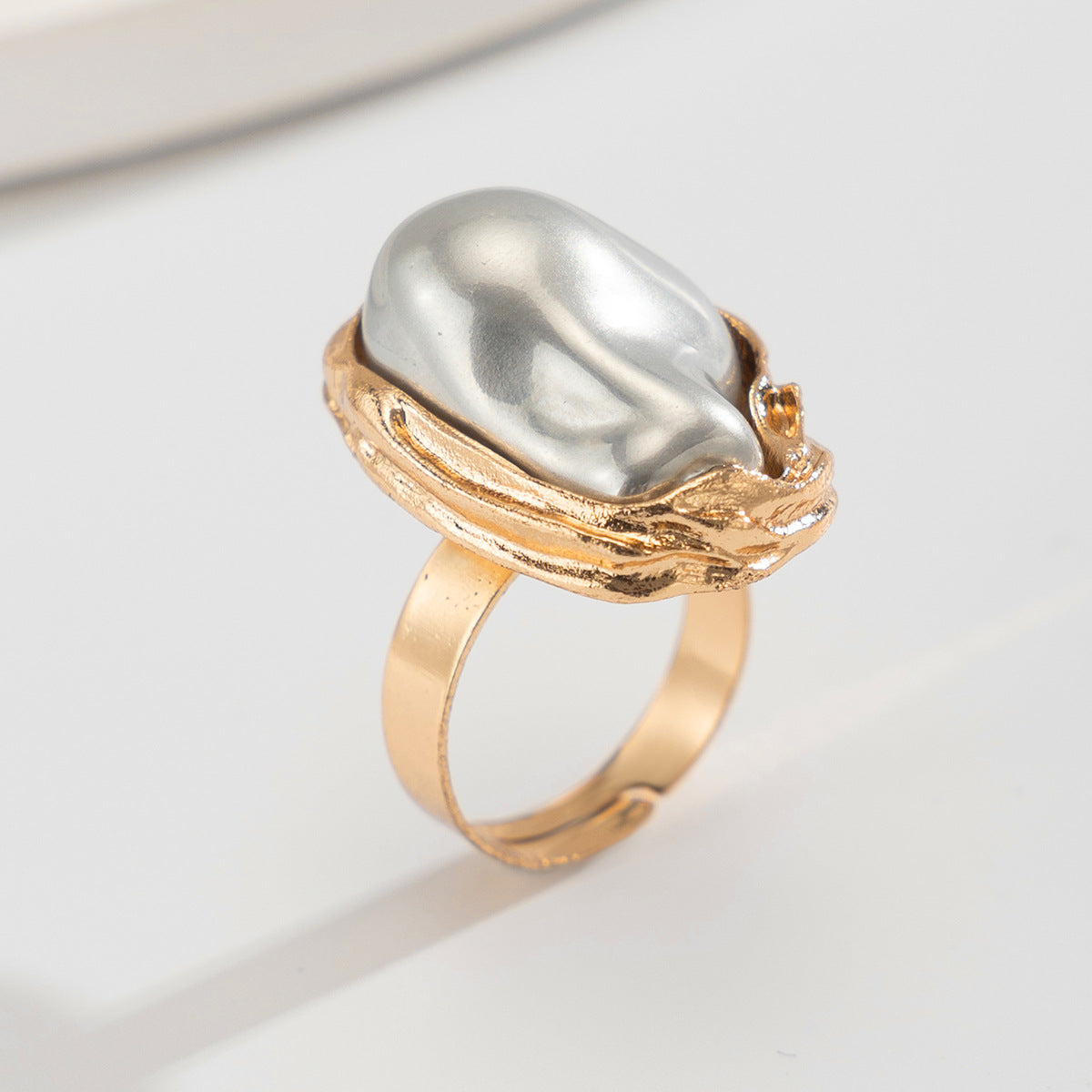Baroque Irregular Pearl Inlaid Alloy Rings