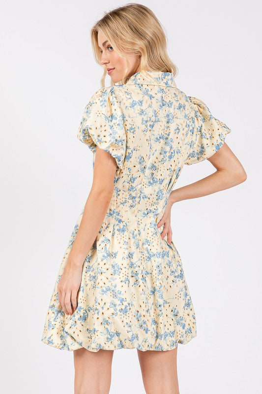Vestido Mini Elegante de Verano con Ojal Floral y Mangas Abullonadas