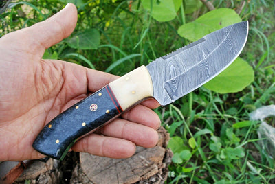 Premium Handmade Damascus Steel Skinning Knife for Outdoor Adventures - Korvel