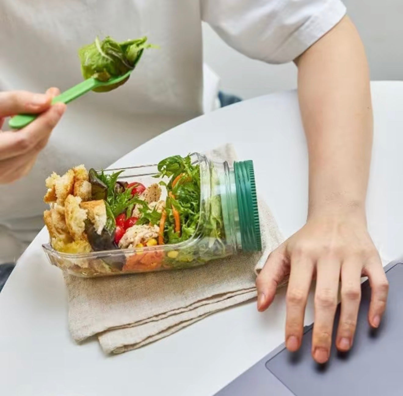 MealFresh Salad Container - Fresh Meal Storage Solution