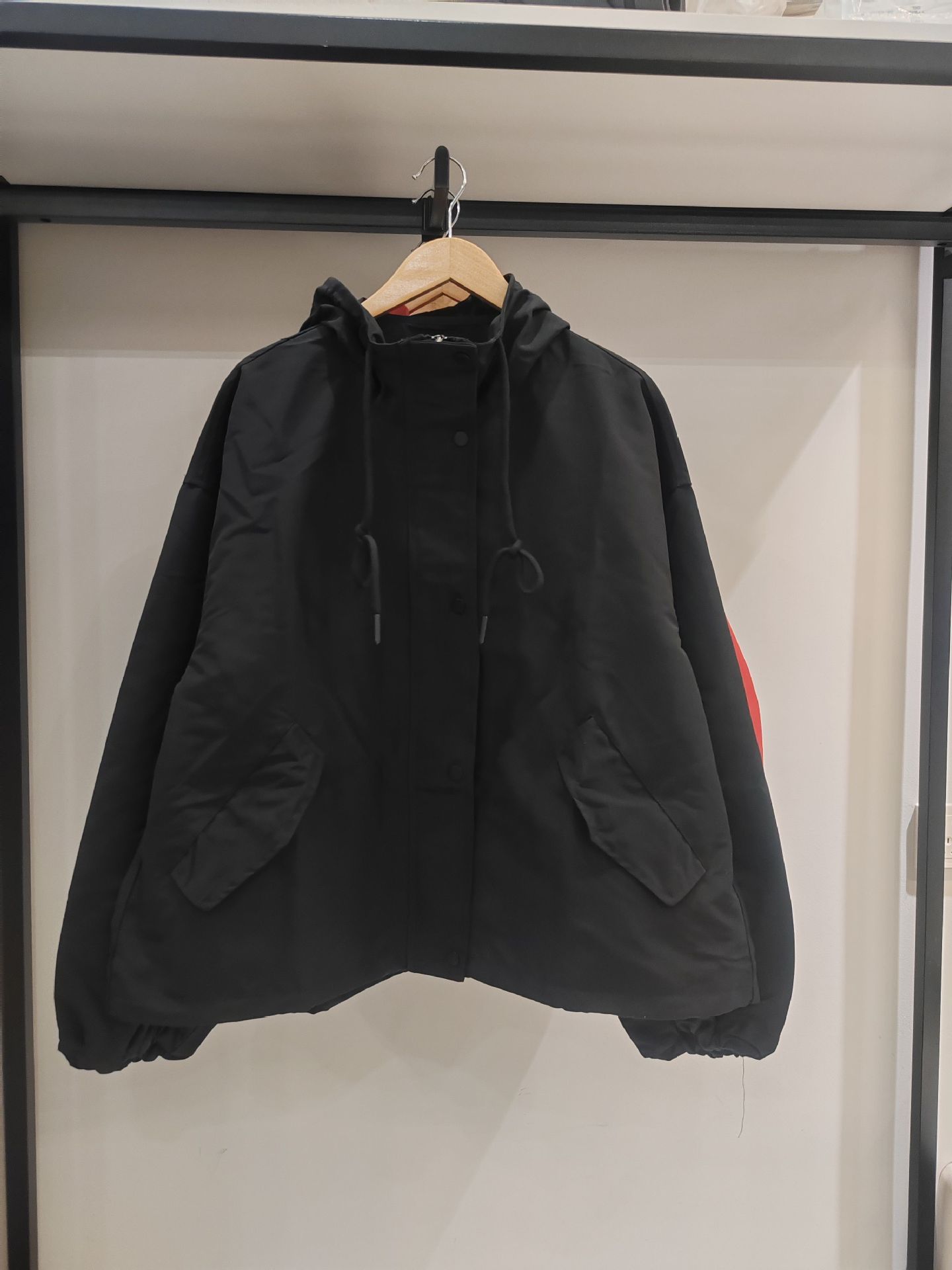 Chaqueta de Mujer con Capucha - Prenda Exterior Versátil