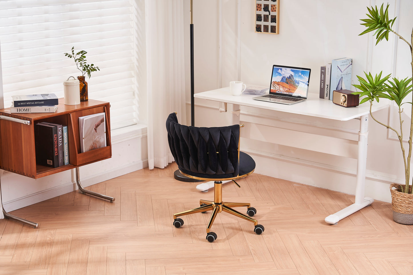Office desks and chairs, with adjustable wheels and cushioned office desks and chairs that conform to ergonomics (black) - Korvel
