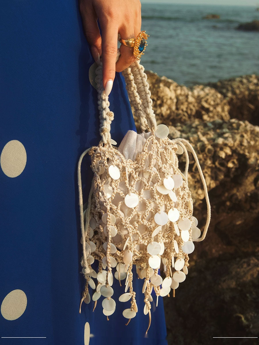 Elegant French-Style Woven Bucket Bag with Tassels