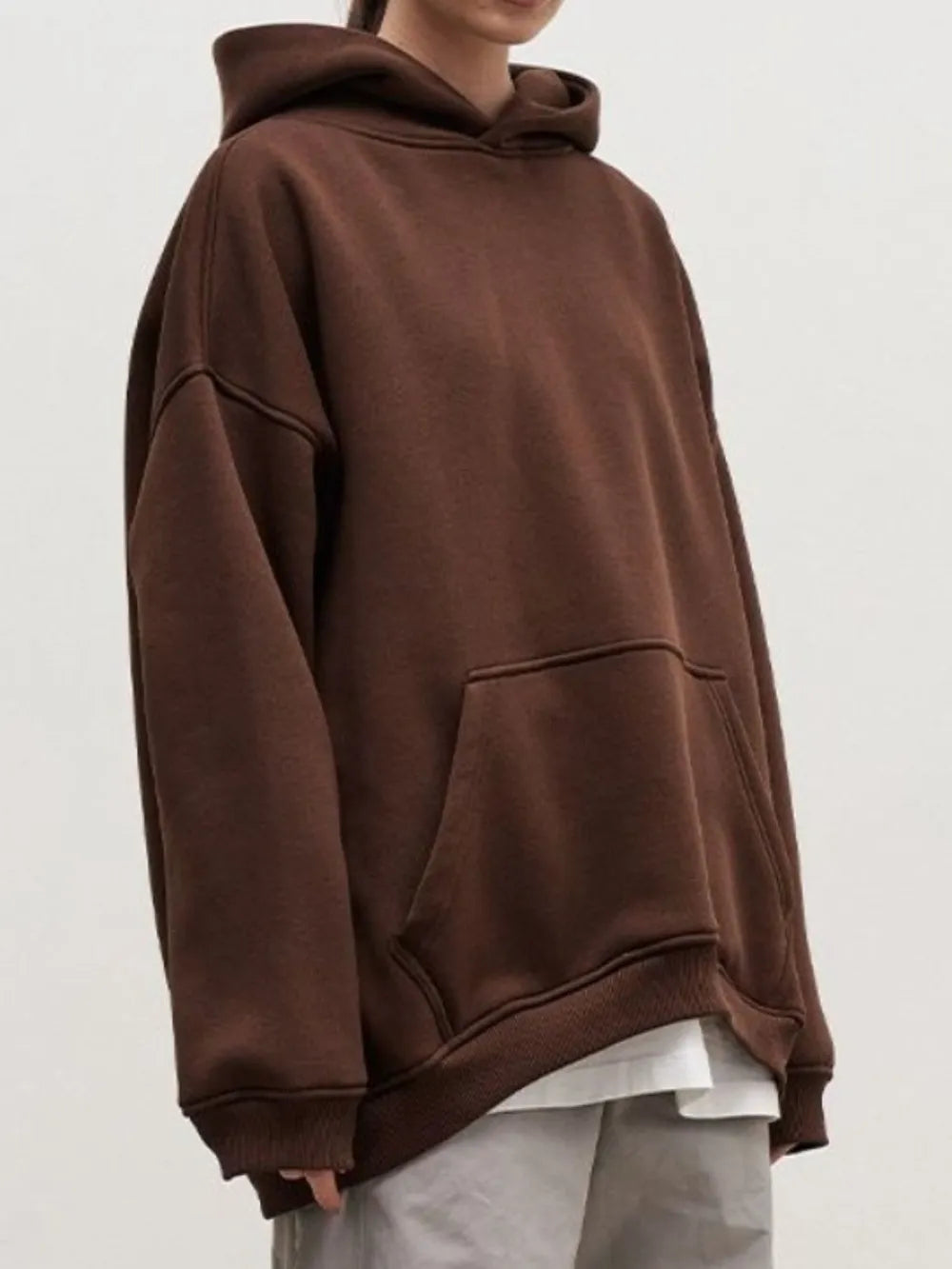 Hoodie à manches longues avec épaule tombante et poches