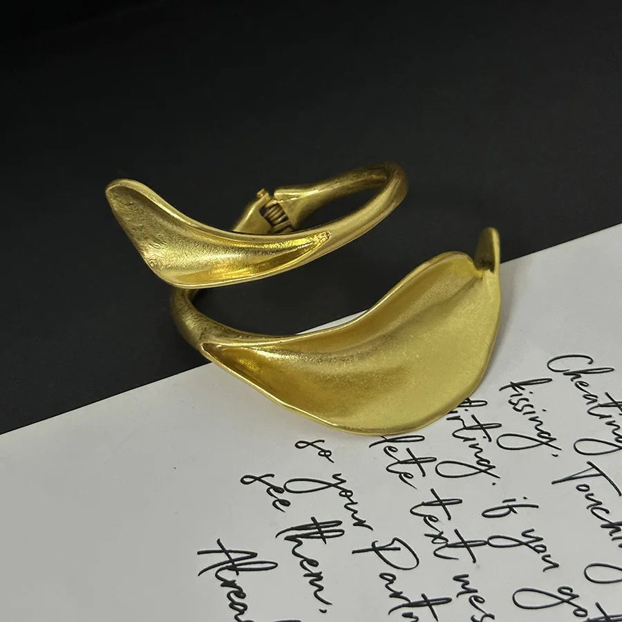 Metal leaf shaped flower bracelet bracelet - Korvel