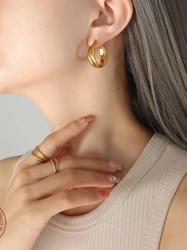 Boucles d'oreilles en titane personnalisées en forme de double U pour femmes