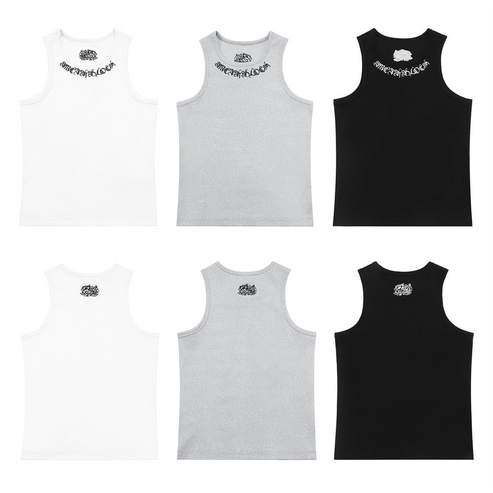 Camiseta sin mangas de ribete con bordado de letras góticas para hombres