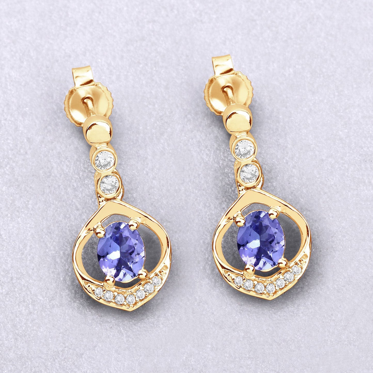 Boucles d'oreilles en or jaune 14K avec tanzanite et diamant de 0,76 carat
