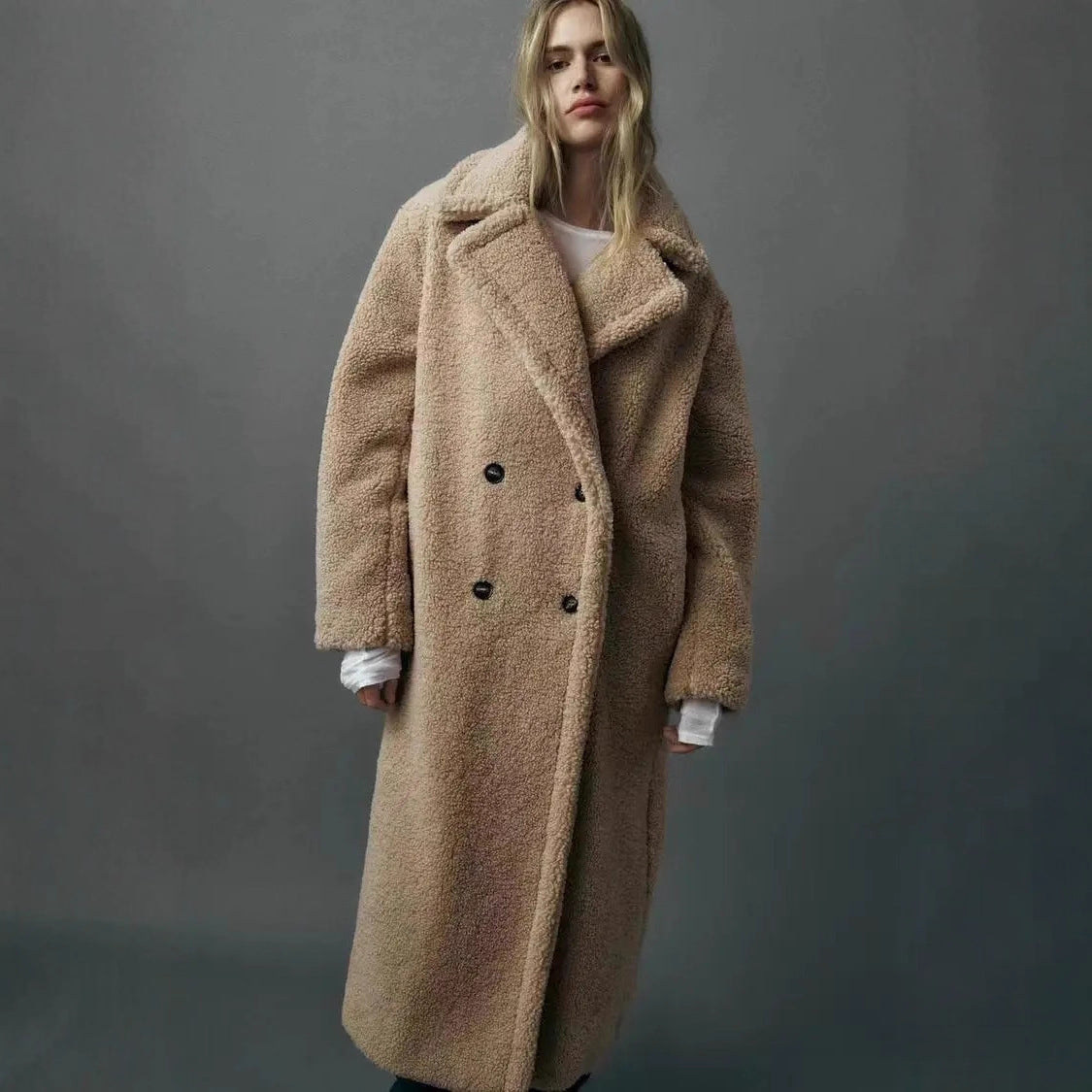 Manteau en Fleece de Laine d'Agneau Surdimensionné avec Grand Revers