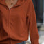Chaqueta blanca con cremallera y cuello para mujer versátil