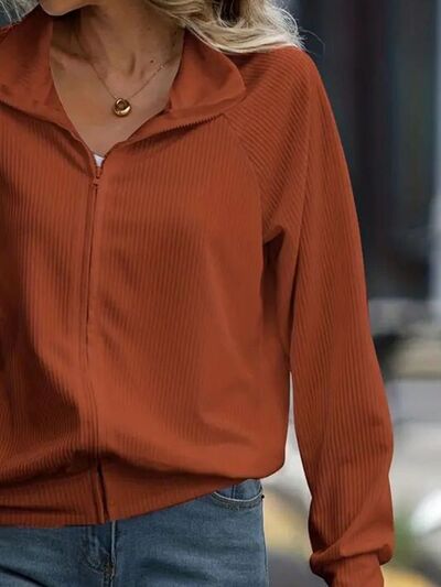 Chaqueta blanca con cremallera y cuello para mujer versátil