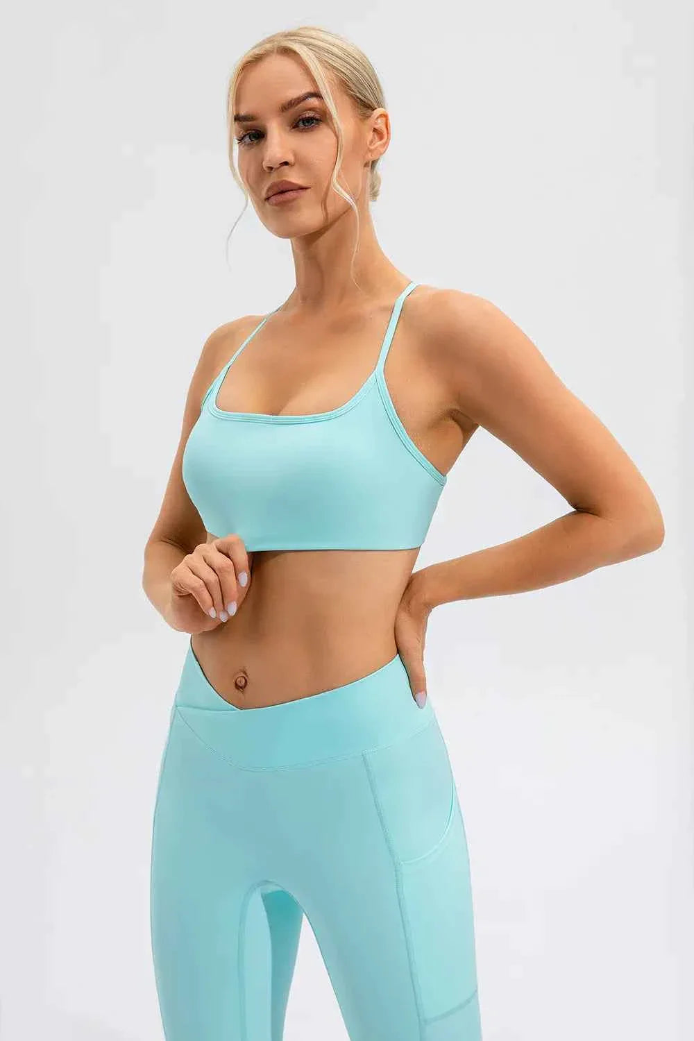 Camiseta Activa con Tirantes en Cruz