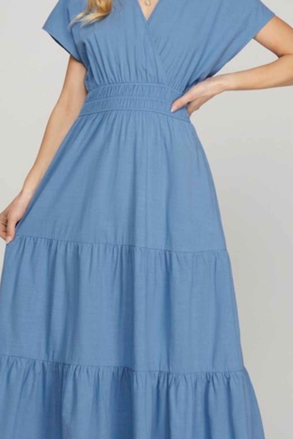 Vestido Maxi Elegante con Escote Cruzado y Bolsillos para Mujeres