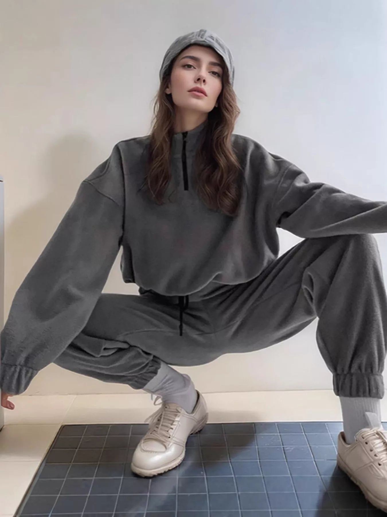 Conjunto de Sudadera y Pantalones de Cuello Cuartillo Premium