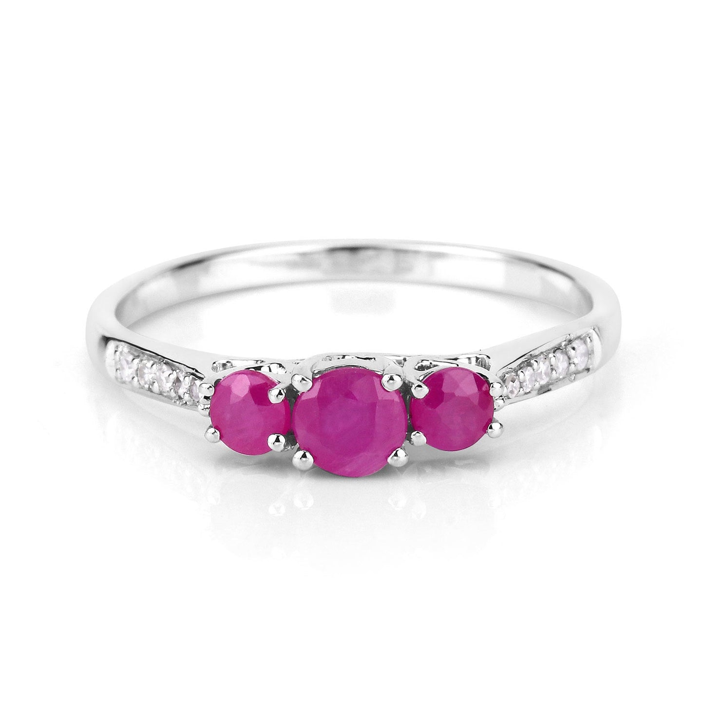 Anillo de Compromiso de Rubí y Diamante de 0.61 Quilates en Oro Blanco de 14K