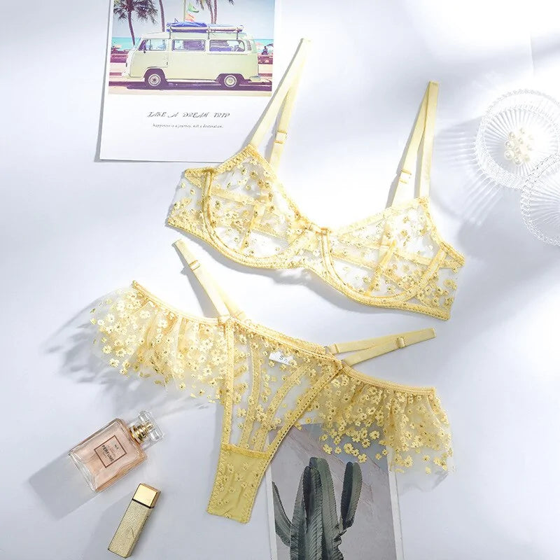 Conjunto de Ropa Interior de Malla con Parches Florales Amarillos