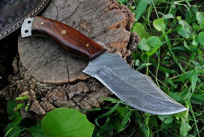 Artisan Crafted Damascus Steel Hunting Knife - Korvel
